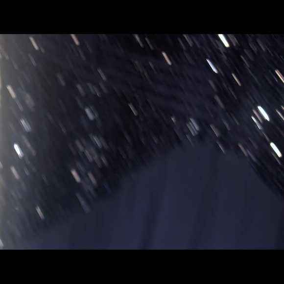 Beautiful maxi gown for a wedding   size 14 missing a few Pearls in thé back - Picture 3 of 8